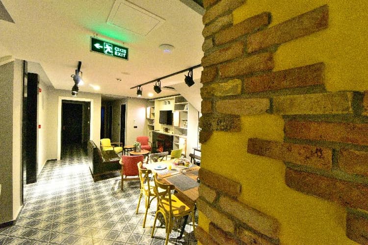 Poem Special Hotel