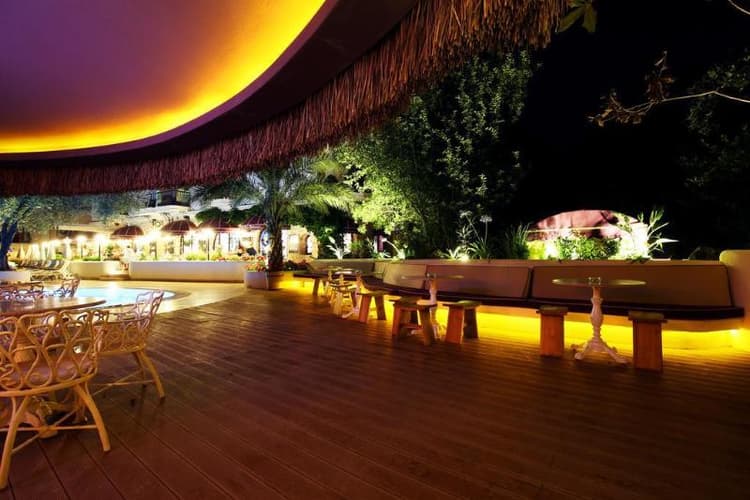 The Pine Hill Hotel & Suites