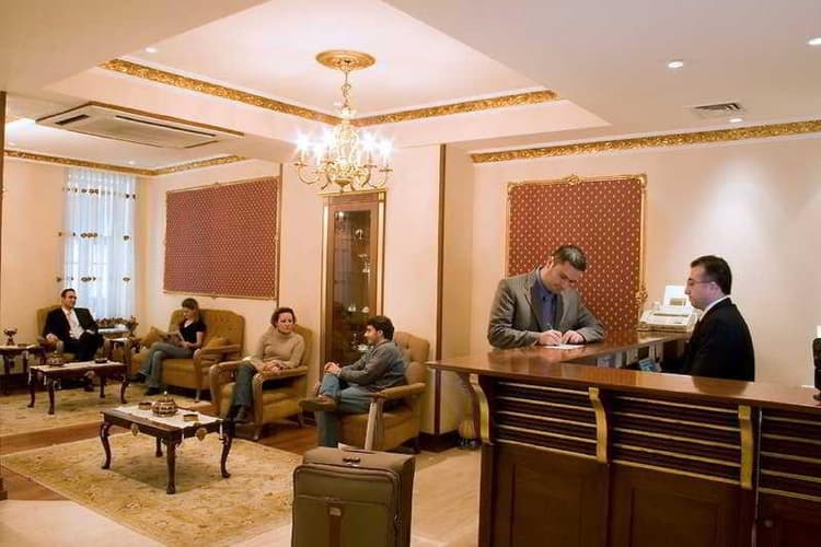 Nil Hotel