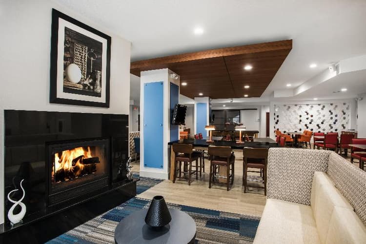 Country Inn &Suites by Radisson Downtown Albany NY