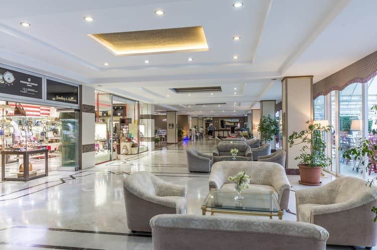 L' Etoile Beach Hotel