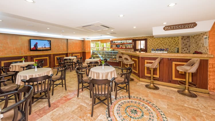 Royal Atlantis Beach