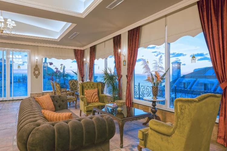 Antique Roman Palace Museum Hotel +16