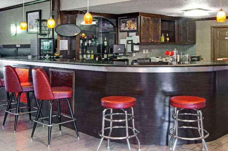 Ramada by Wyndham Houston Intercontinental Airpt S