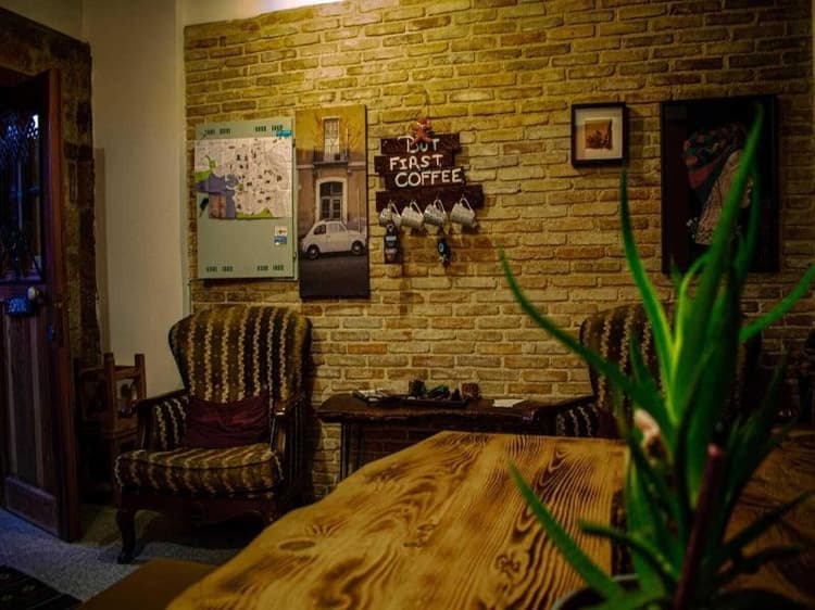Kuyu Beergarden & Hostel