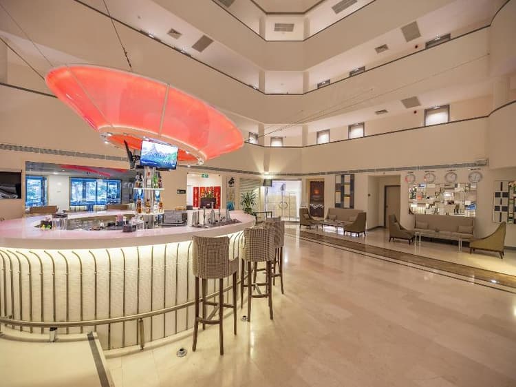 Sisus Marina Çeşme