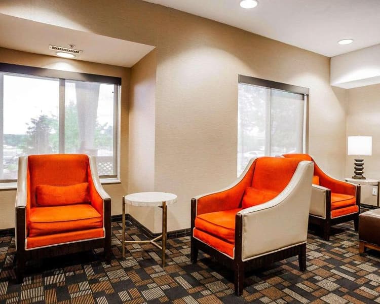 Comfort Suites (Independence)