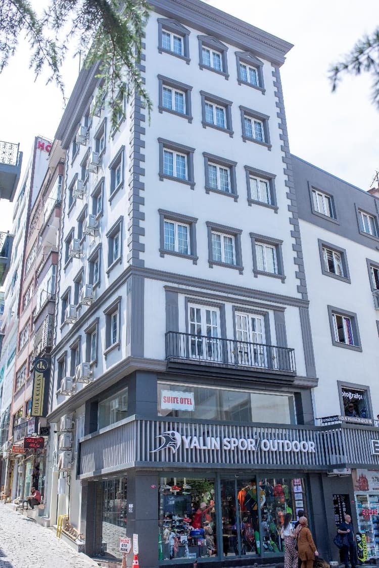 Mell City Suites Hotel