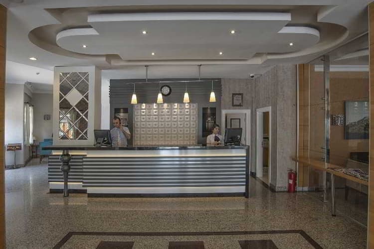 Riviera Hotel & Spa