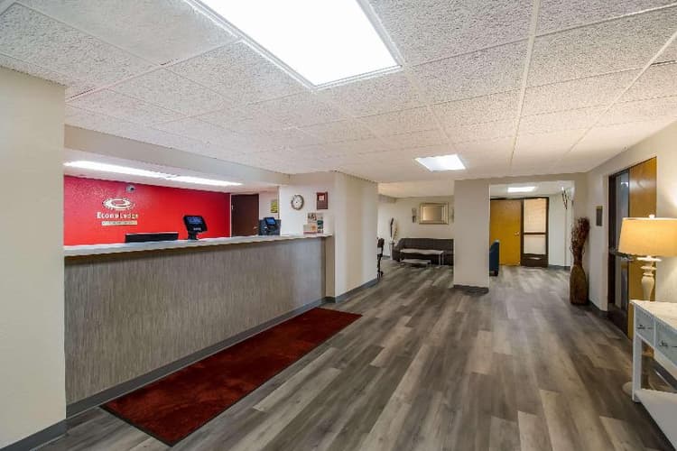 Econo Lodge Duluth Near Miller Hill Mall