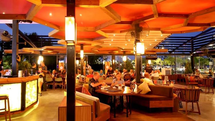 The Corner Park Hotel