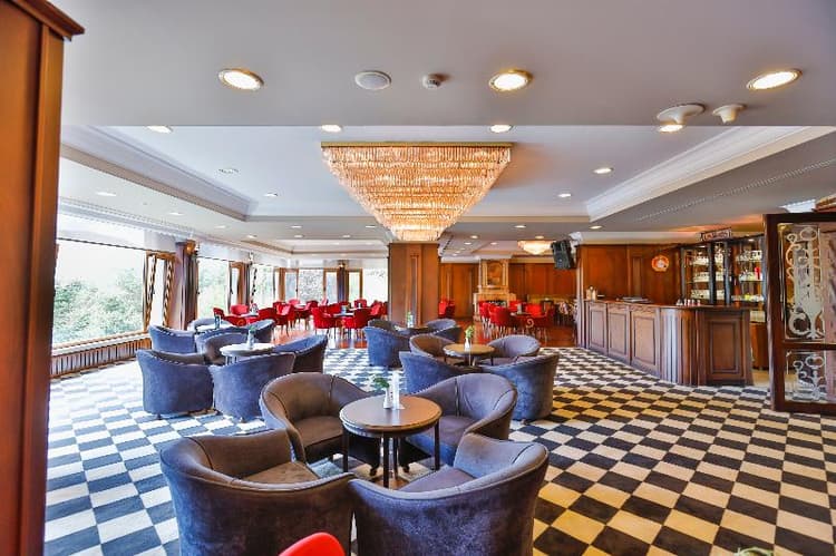Grand Abant Hotel (Buyuk Abant Hotel)