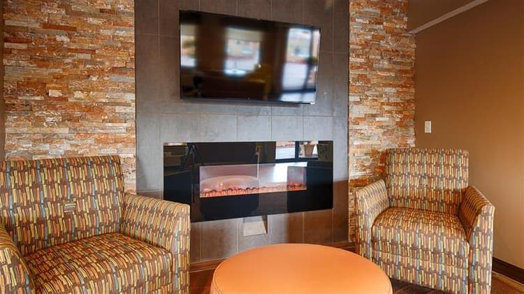 Clarion Pointe