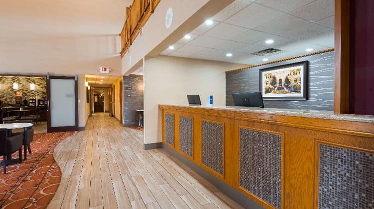 Best Western Falcon Plaza - Bowling Green