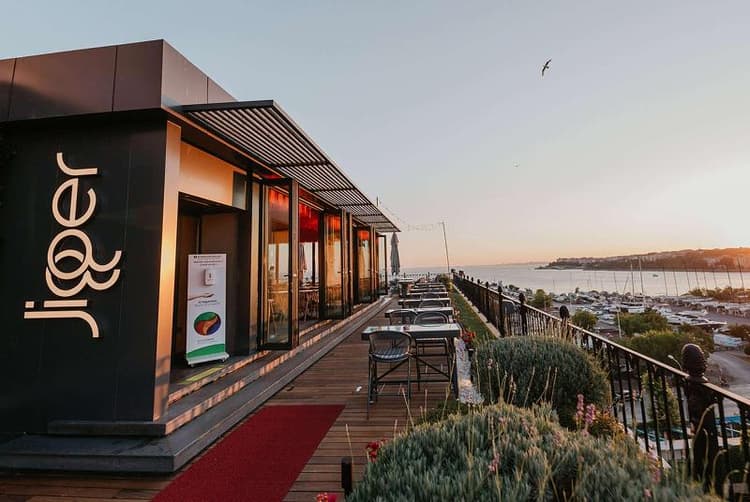 Wyndham Grand Istanbul Kalamis Marina Hotel