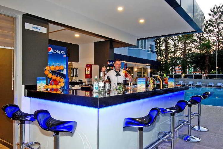 Kleopatra Ramira Hotel