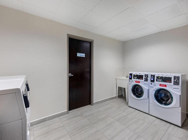 Holiday Inn Express Cleveland Northwest