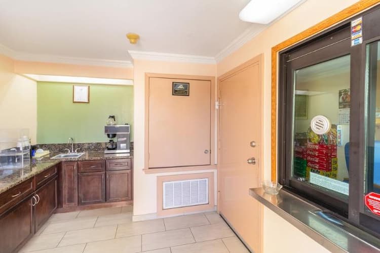 Americas Best Value Inn Houston at I-45 & Loop 610