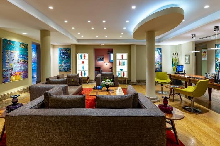 Tomtom Suites