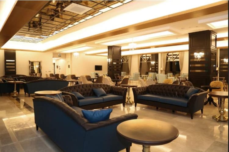 J'Adore Deluxe Hotel & Spa