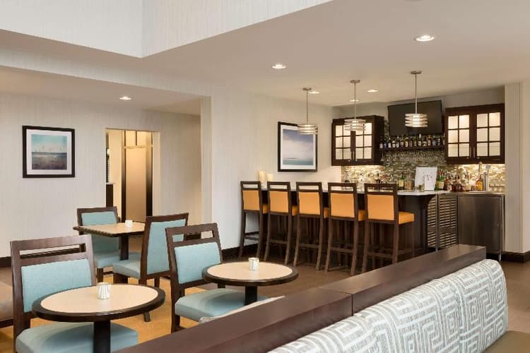Homewood Suites by Hilton Jacksonville Deerwood Pa