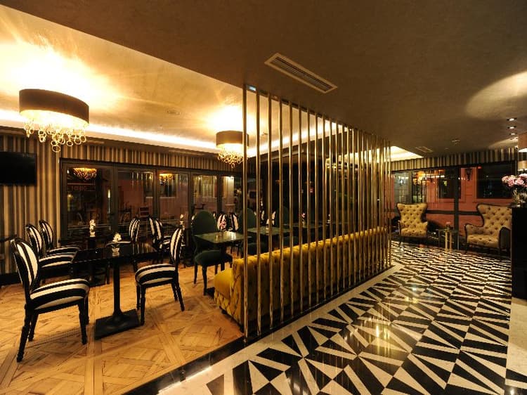 Le Petit Palace Hotel
