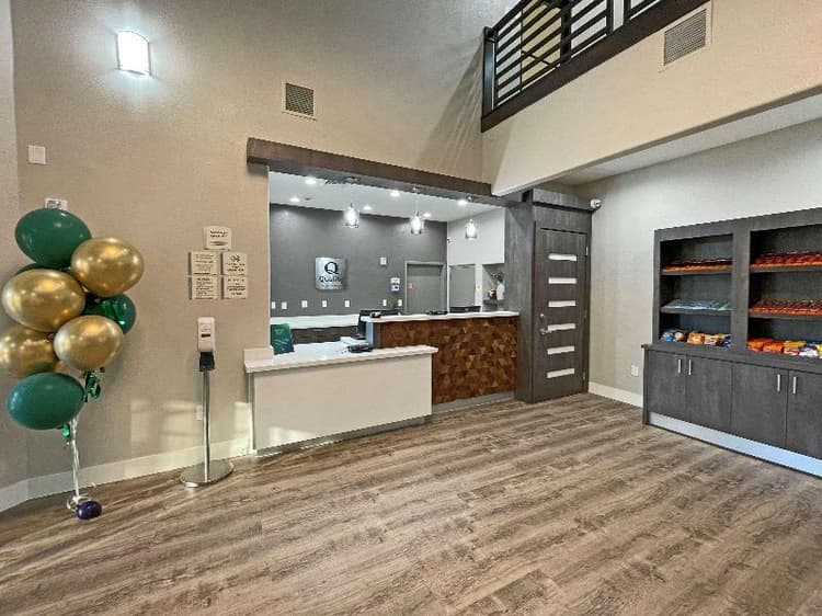 Quality Suites Houston Hobby Airport