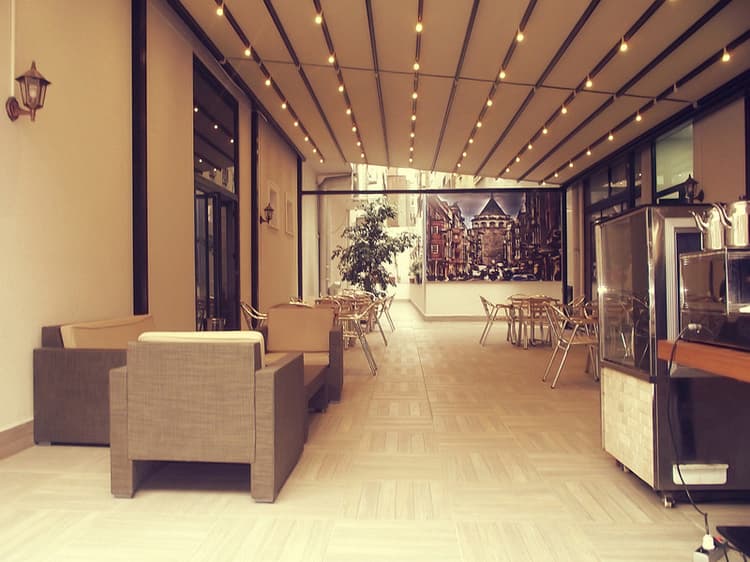 Niconya Port Suites & Hotel