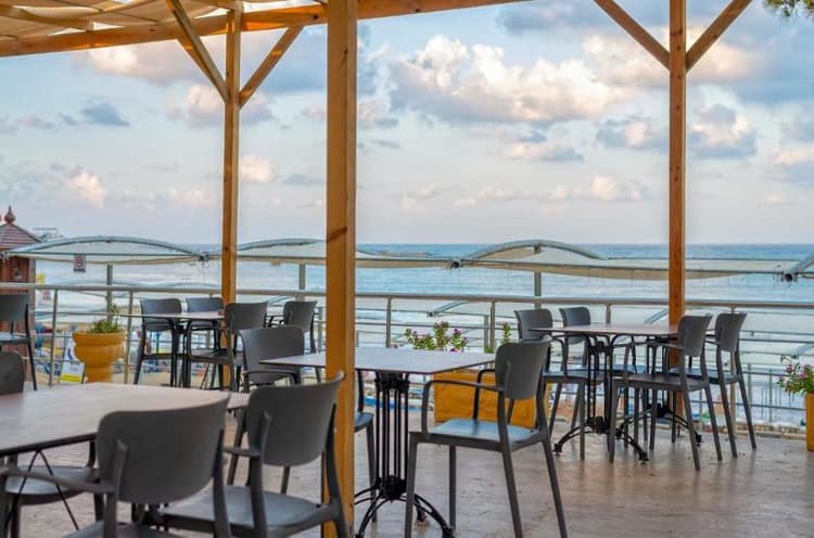 Armas Green Fugla Beach