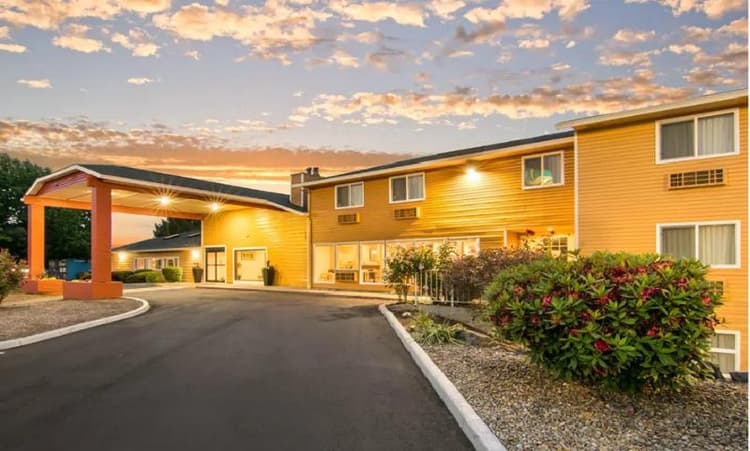 Quality Inn & Suites - Albany, OR