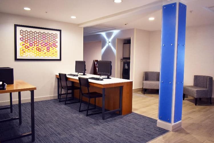 Holiday Inn Express and Suites Albany