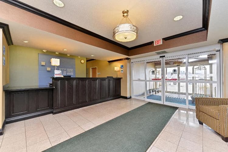 Holiday Inn Express and Suites Charlotte