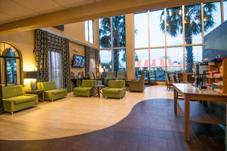 Holiday Inn Express and Suites Houston North Inter