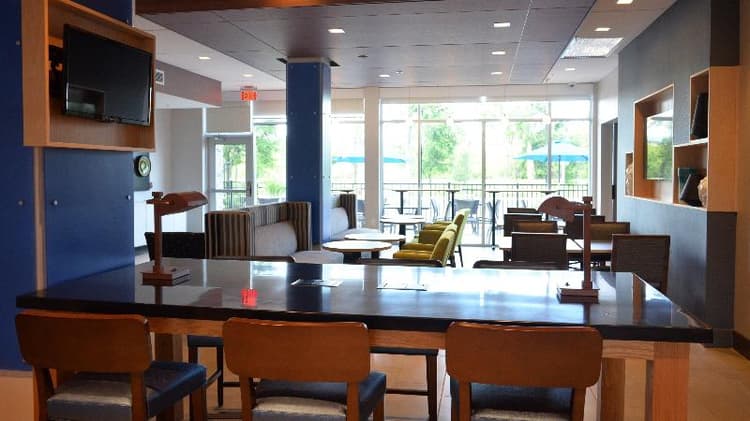 Holiday Inn Express and Suites Jacksonville W-I295