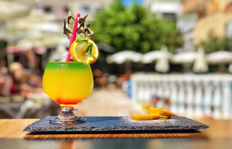 H.M.A. Hotel & Suites