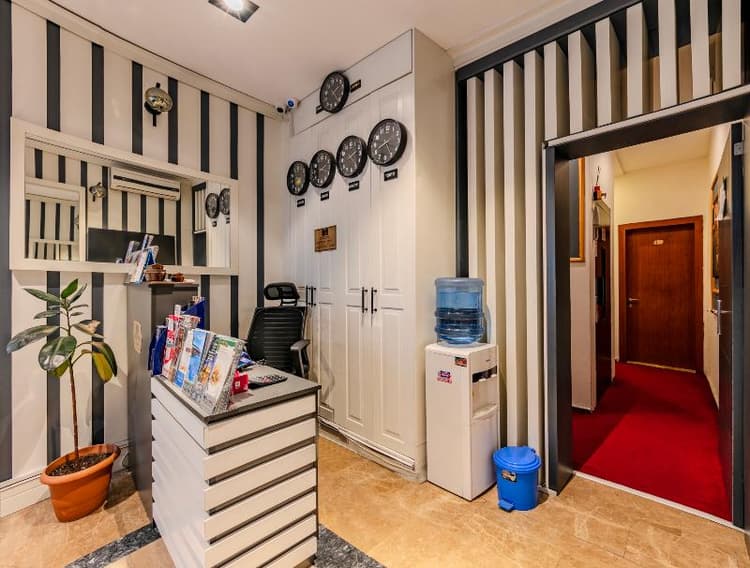 La Pazza Suites