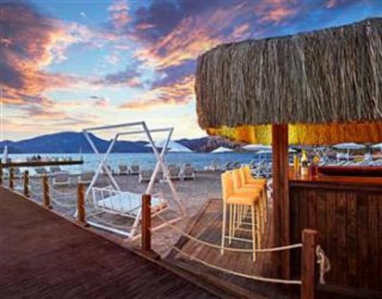 Fi Light Solto Boutique Beach Hotel