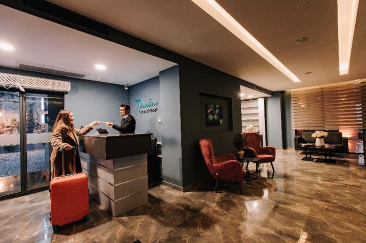 Peerless Villas Hotel