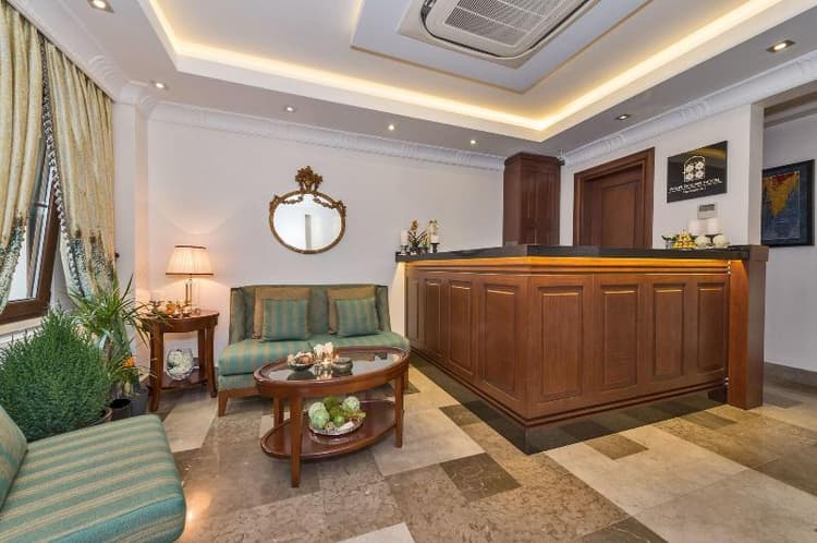Four Doors Hotel