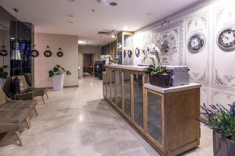 The Gate 30 Suites Hotel