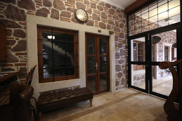 L'Agora Old Town Hotel & Bazaar