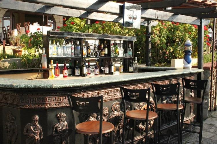 Akay Garden Family Club