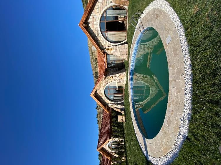 Iznik Tas Mahal Hobbit Evleri