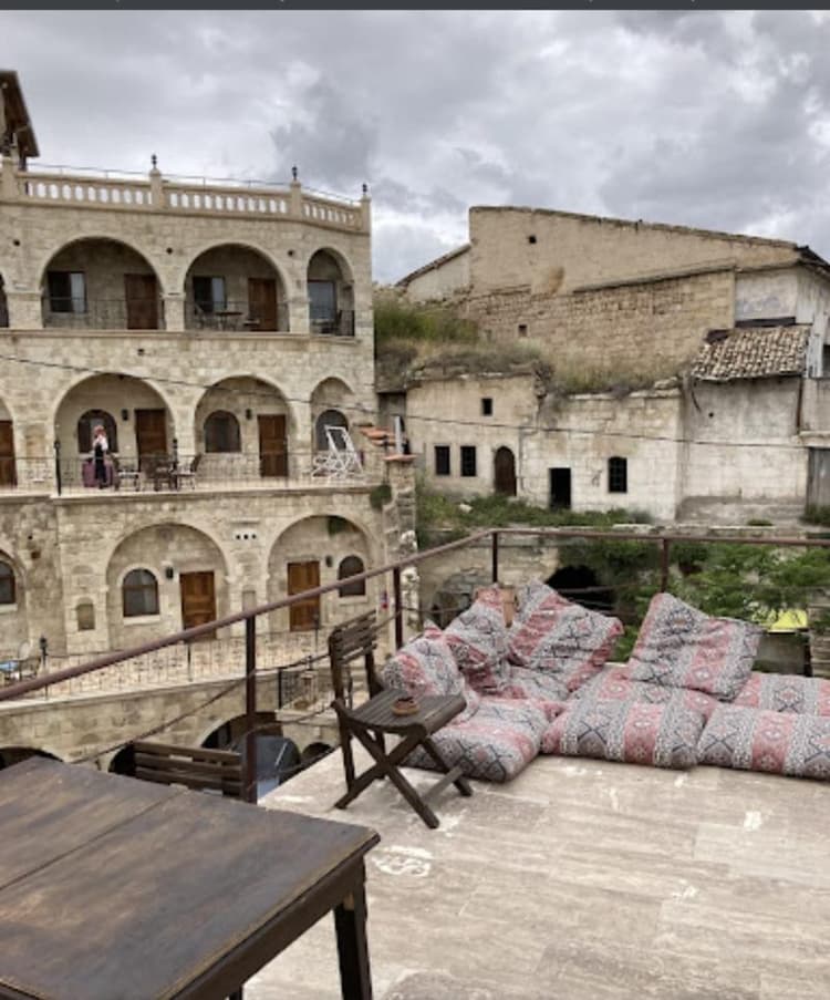 Glamada Cave Suite