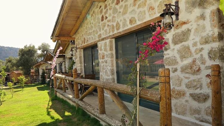 Sedir Tas Evleri / Cedar Stone House