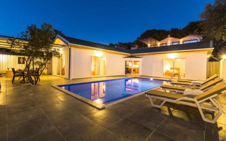 Villa Shocking Blue