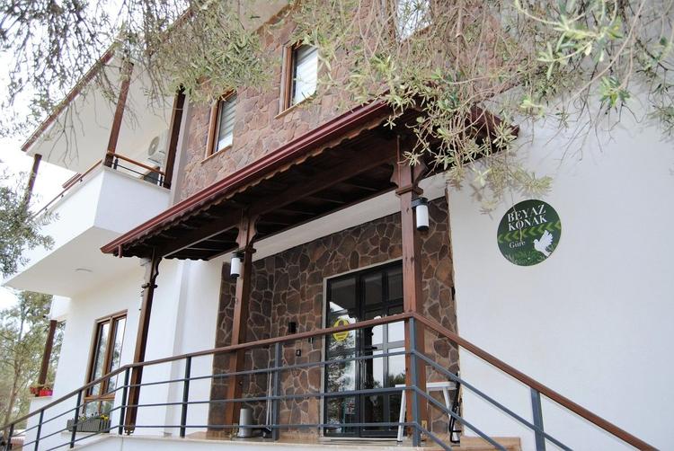Beyaz Konak Gure