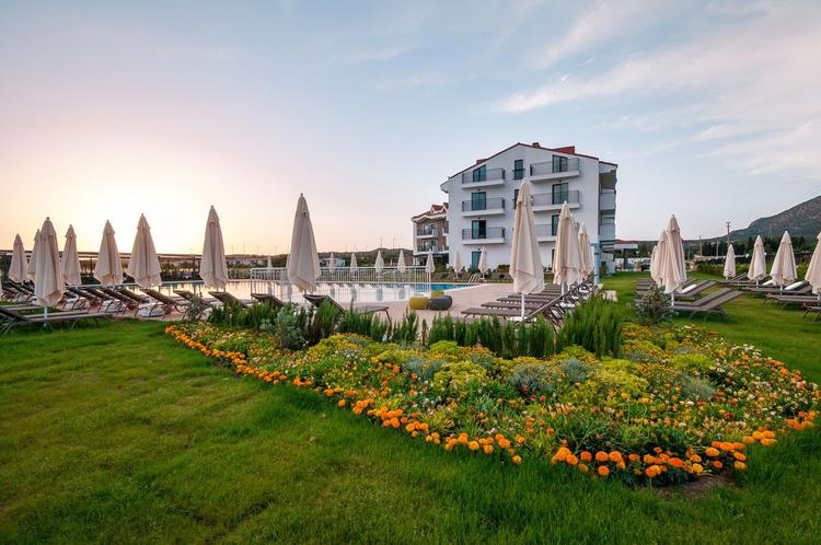 Acroter Hotel & Spa