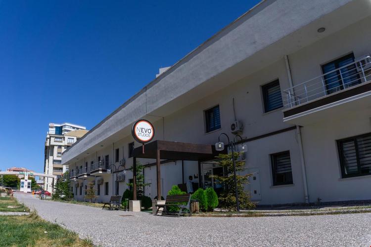 Nevo Studios Otel