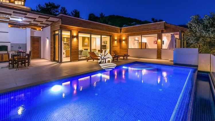 Villa Ella 2